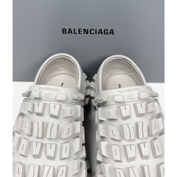 Size 43EU/10US - Balenciaga Defender Beige Clogs🥯 NEW/RETAIL $1,050! - Picture 4 of 14